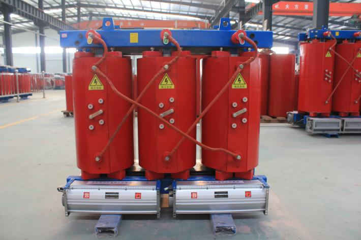 一般北京創(chuàng)聯(lián)匯通電氣全鋁的干式變壓器800kva價(jià)格是33900元，全銅的800kva干式變壓器價(jià)格是65000元。